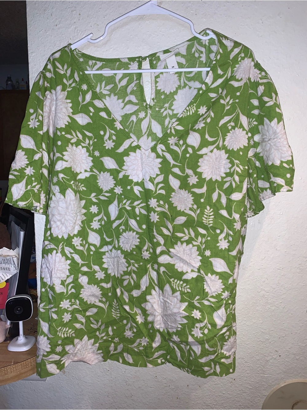 Ava & Viv Green Floral V-Neck Blouse